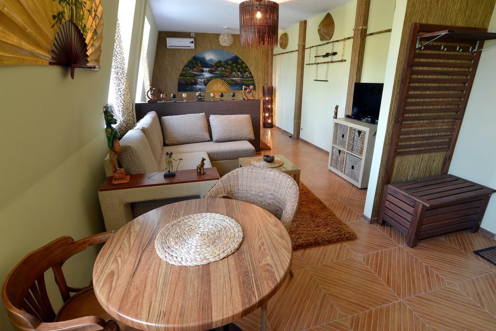 Dragomir Apartments Cherkasy Habitación foto